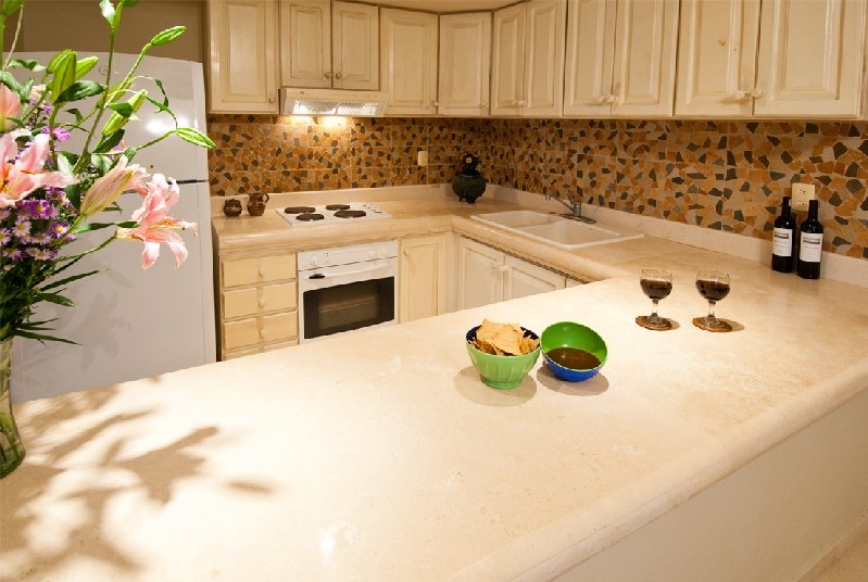 http://www.puertoaventurasrentals.com/custimages/puertoaventuras_CasaAmanecer4.jpg