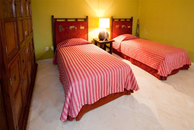 http://www.puertoaventurasrentals.com/custimages/puertoaventuras_casaamanecer11.jpg